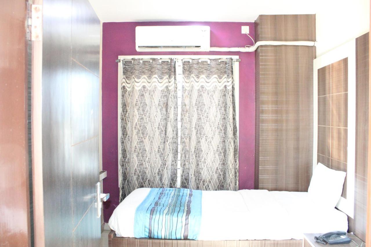 Hotel Square Park Дибругар Екстериор снимка