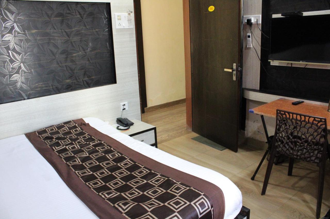 Hotel Square Park Дибругар Екстериор снимка
