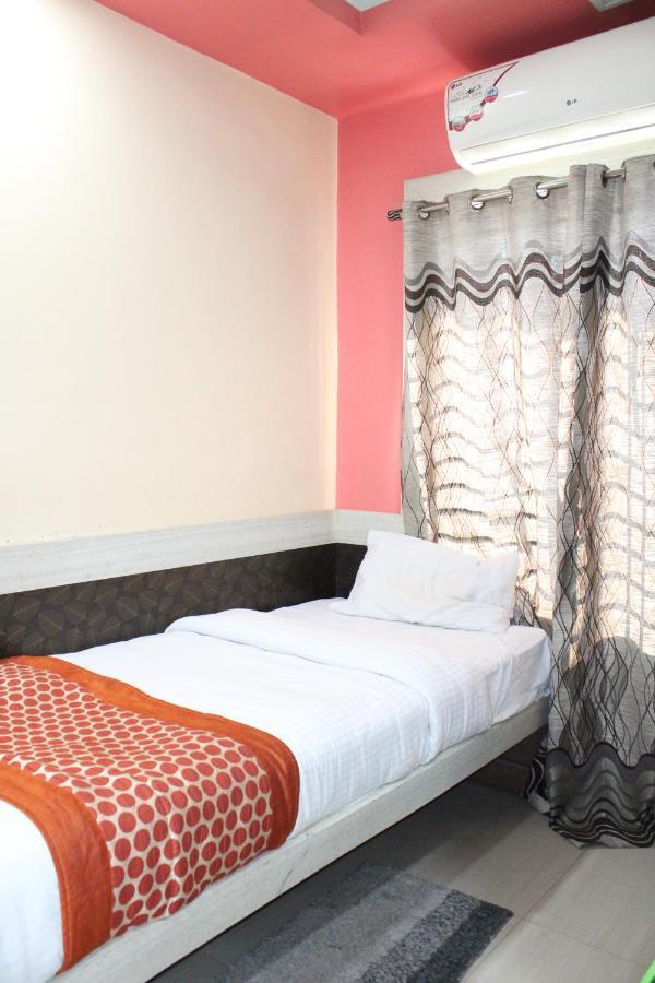 Hotel Square Park Дибругар Екстериор снимка
