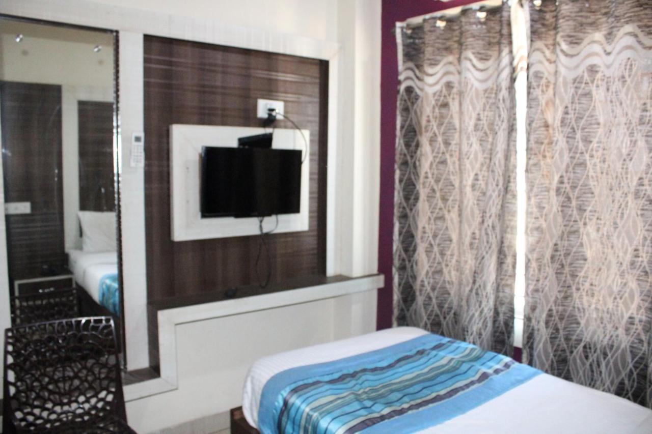 Hotel Square Park Дибругар Екстериор снимка