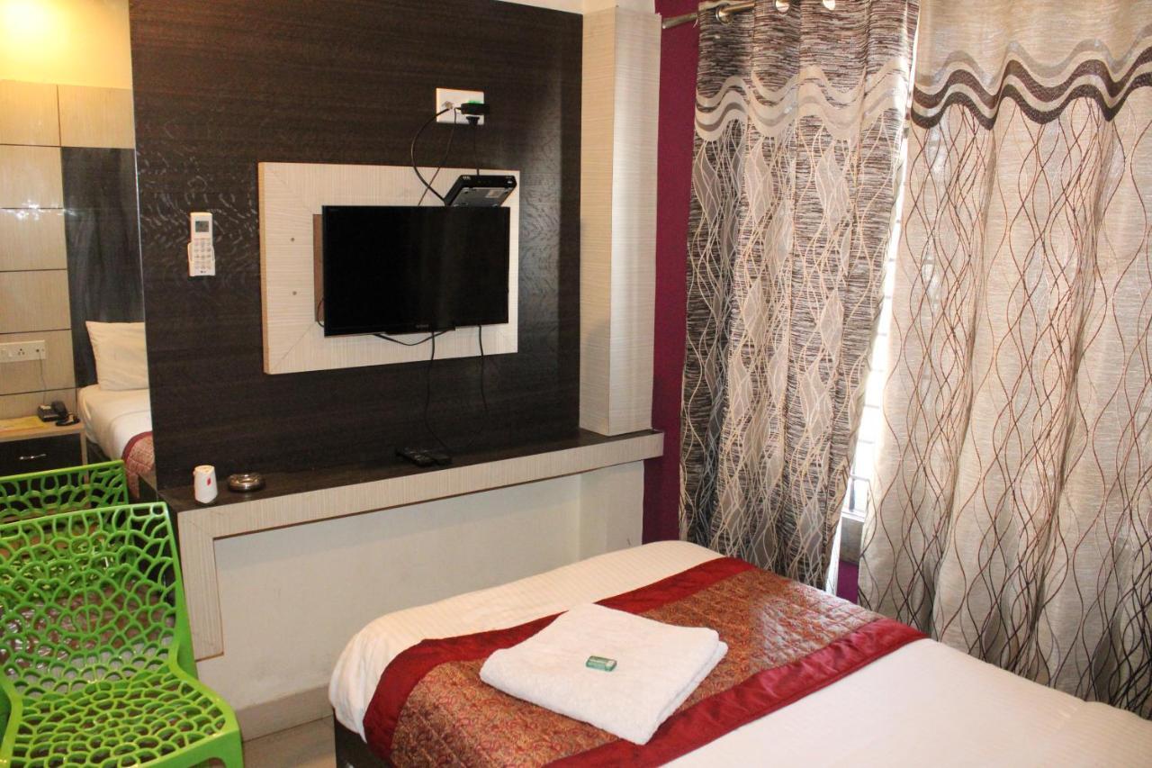 Hotel Square Park Дибругар Екстериор снимка